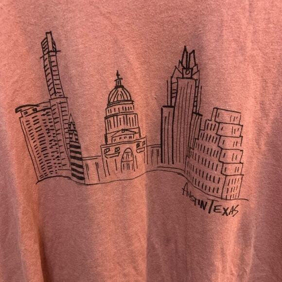 Austin,Texas softy souvenir line drawing t-shirt. Washed out red in a size L - Picture 3 of 6
